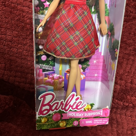 Barbie Holiday Surprise 2015. Nice Christmas Gift, Never Taken Out Of Box. NWOT - Picture 4 of 12